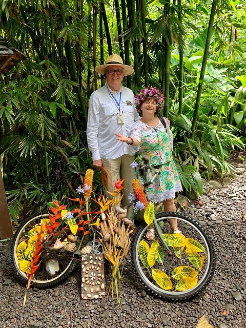 Voyage Host Tom Mullen and tour guide in Tahiti