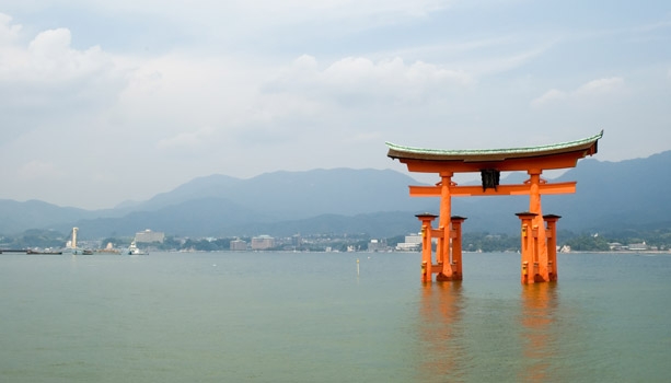 JUST ANNOUNCED - NEW LOWER FARES!  2013 Grand Asia & South Pacific, Roundtrip West Coast 