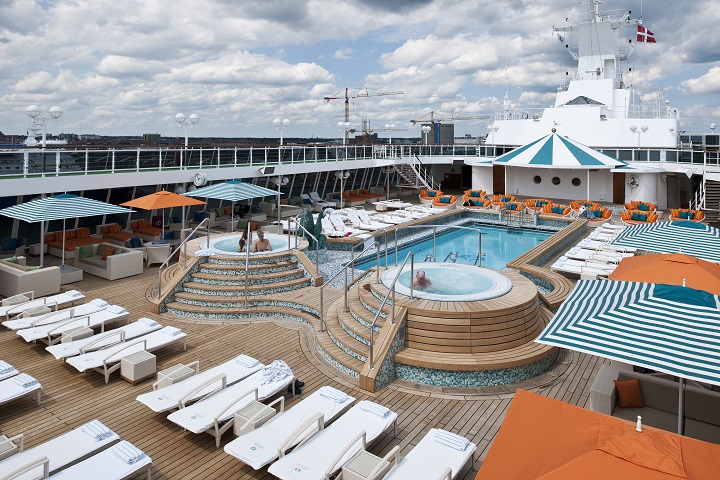 cruise ship pool area