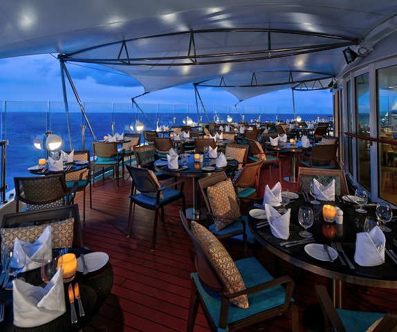 al fresco dining on cruise ship