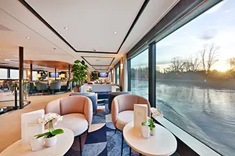 VIVA Two Lounge